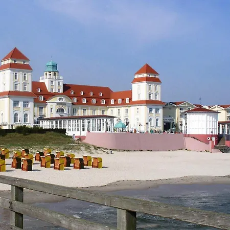 Familienhaus Mit Moderner Kueche Sagard