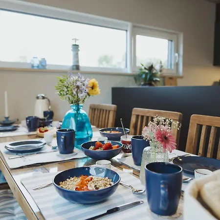 Familienhaus Mit Moderner Kueche Sagard